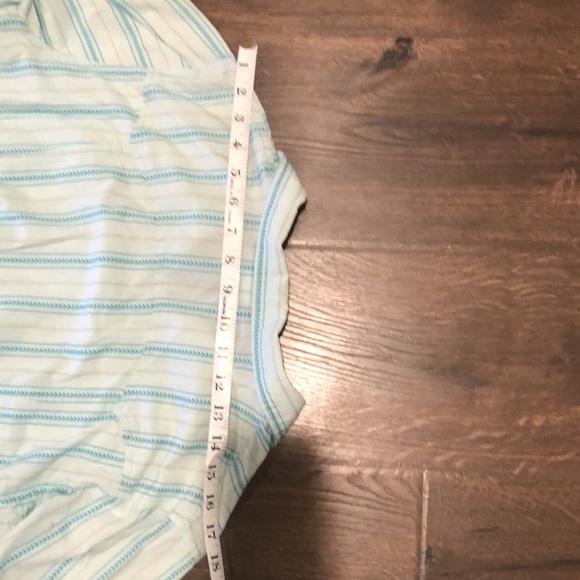 North Face long sleeved button down - Picture 3 of 5